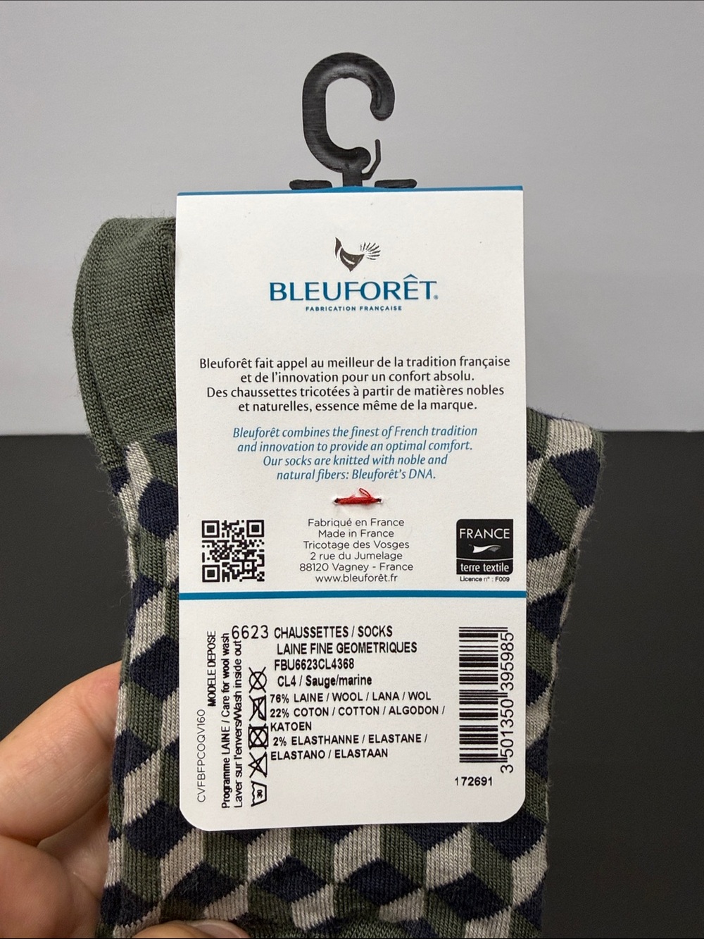 Bleuforêt Women’s Merino Wool Geometric Socks in Olive Green - Picture 3 of 3